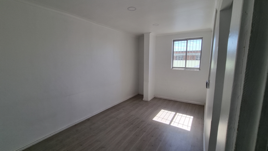 To Let Commercial Property for Rent in Woodstock Western Cape